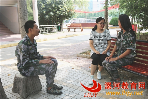 漯河市第一中专师生畅谈新学年 新希望