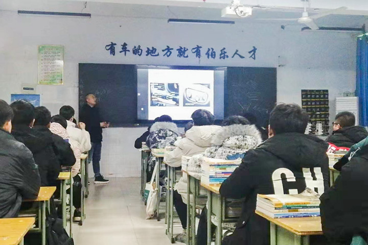 磨砺促提升 新秀初成长 ―― 我校汽车工程部开展新教师过关课活动