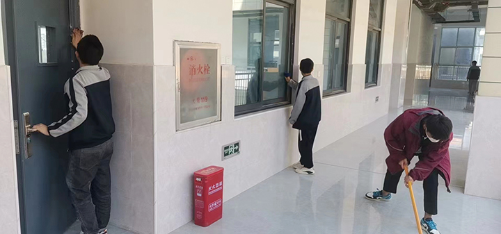 漯河第一中等专业学校(庐山路校区) 实训室安全卫生大检查工作有序开展