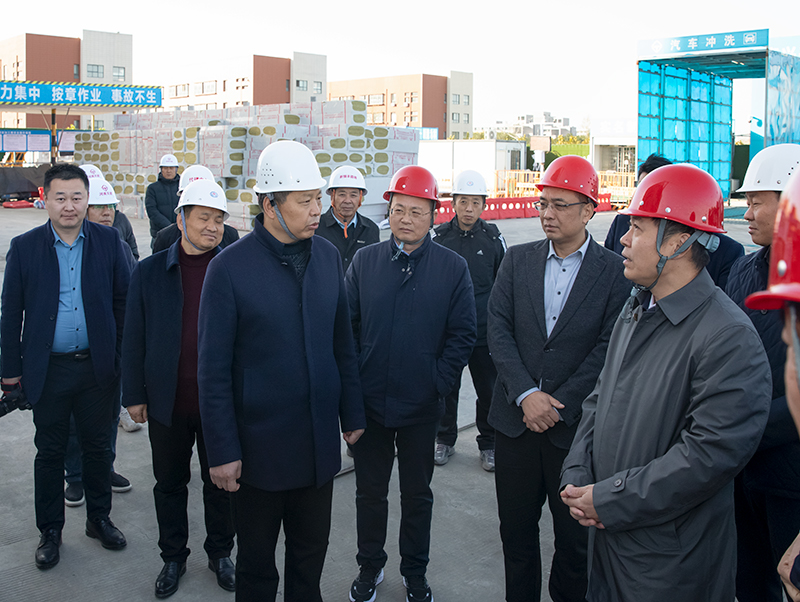 河南省住房和城乡建设厅党组书记、厅长高义莅临漯河市第一中等专业学校庐山路校区