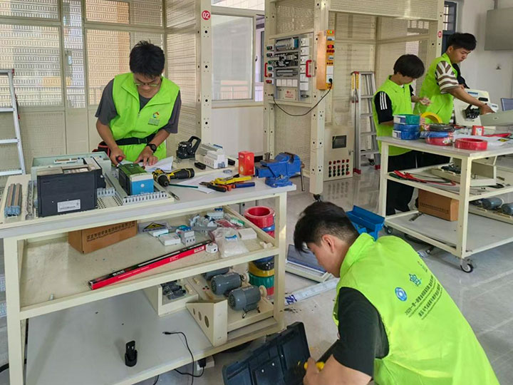 漯河市职业技能大赛三个赛项在机电工程部成功举办