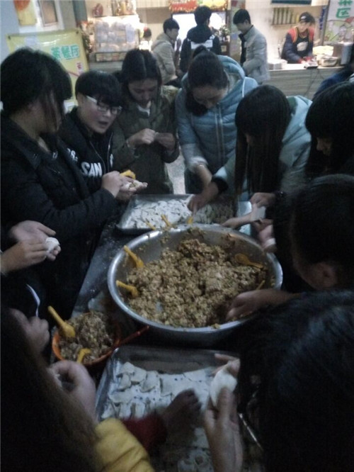 热热的饺子,暖暖的心!