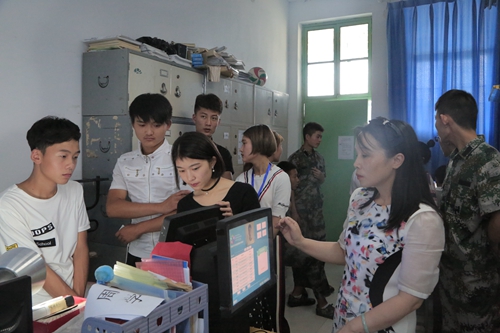 我校积极响应省教厅关于“在河南范围内的中职院校采用资助监管面部识别系统”的通知